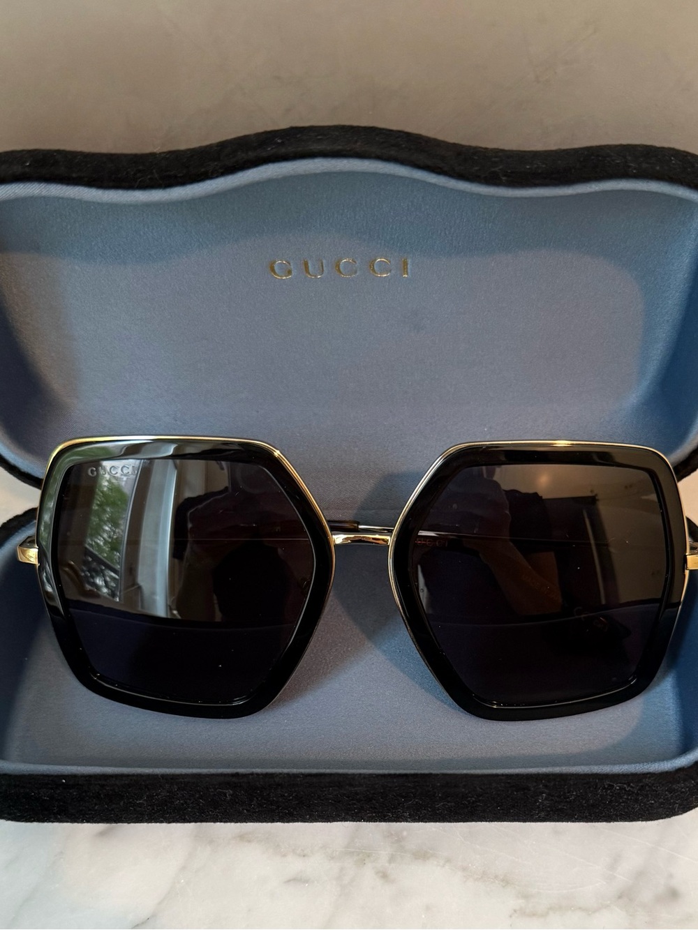 Gucci Women’s Black and Gold Hexagon Oversized Sunglasses